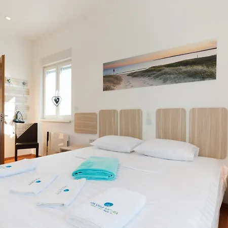 Villa Seaside With Heated Pool And Motorboat *