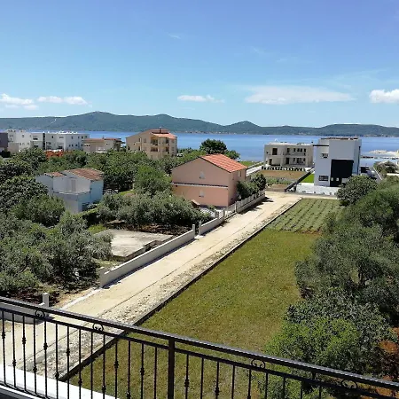Seaside With Heated Pool And Motorboat Villa *
