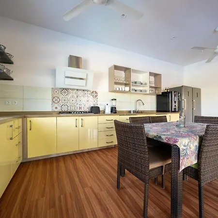 Seaside With Heated Pool And Motorboat Villa