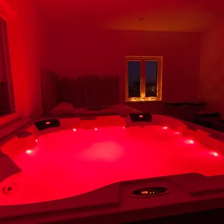 Seaside With Heated Pool And Motorboat * Sukošan