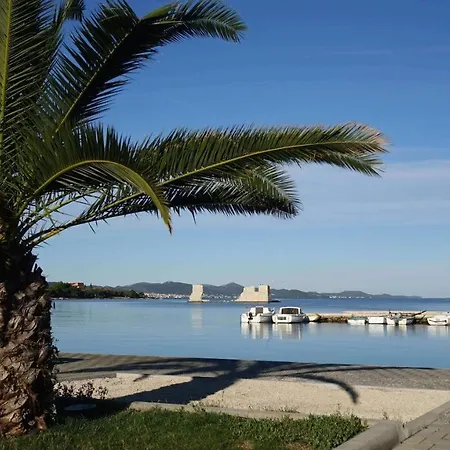 Seaside With Heated Pool And Motorboat Sukošan
