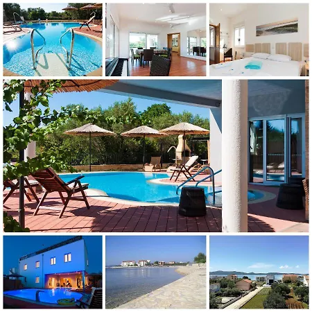 Seaside With Heated Pool And Motorboat *